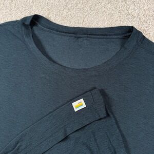 Vuori Strato Tech Tee Mens 2XL Charcoal Heather V126  Crew Neck Shirt